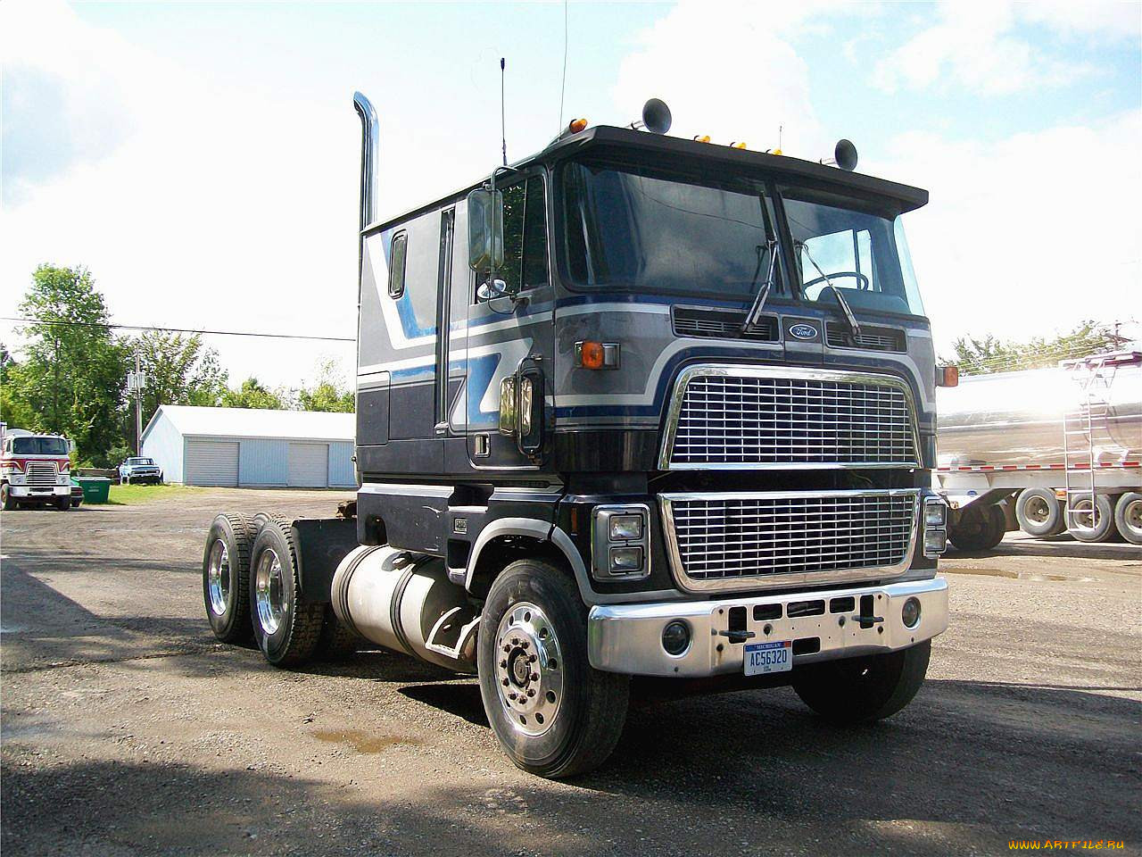 Продажа тягачей, грузовиков ДАФ в компании VH-DAF